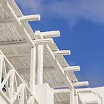 Loizos Stylish Residences 4* Fira (Santorini)
