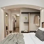 Loizos Stylish Residences Fira (Santorini)
