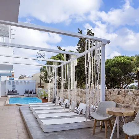 Loizos Stylish Residences Fira (Santorini)