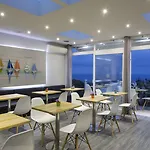 洛伊索斯时尚酒店 4* 费拉