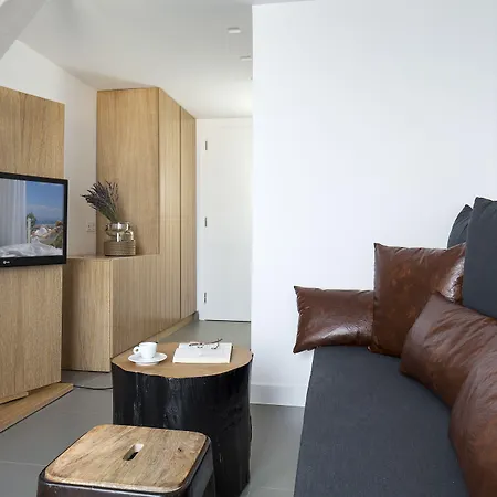Loizos Stylish Residences Apartmanhotel 4*