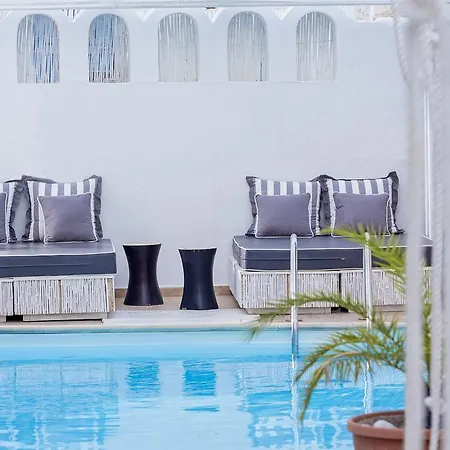 Loizos Stylish Residences 3*