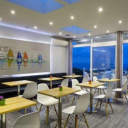 شقة فندقية Loizos Stylish Residences 4*