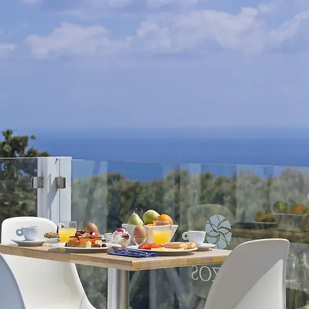 Loizos Stylish Residences 4* Fira (Santorini)