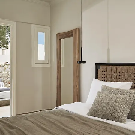 Loizos Stylish Residences 4* Fira (Santorini)