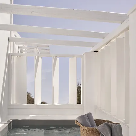 Loizos Stylish Residences Aparthotel 4*