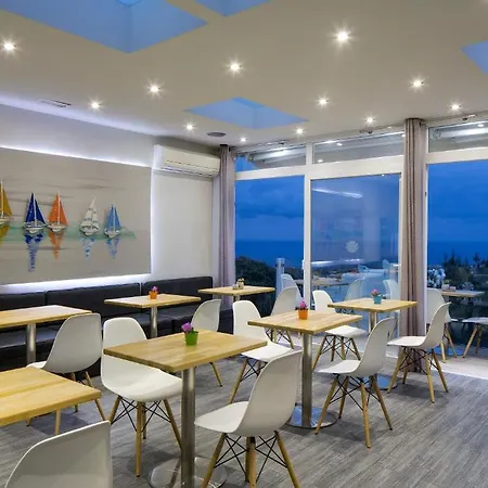 Loizos Stylish Residences Aparthotel Fira (Santorini)