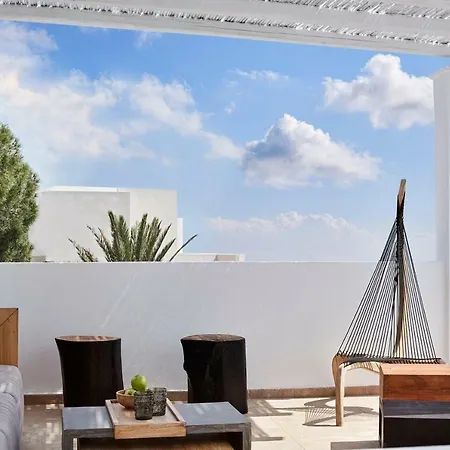 Loizos Stylish Residences Fira (Santorini)