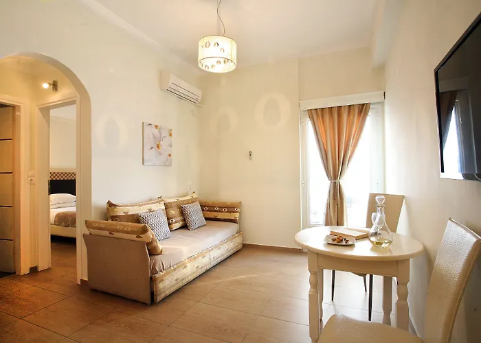 Апарт-отель Loizos Stylish Residences