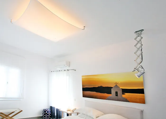 Апарт-отель Loizos Stylish Residences Тира