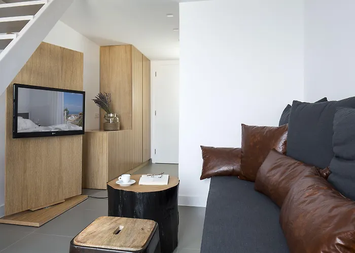 Loizos Stylish Residences Апарт-отель 4*