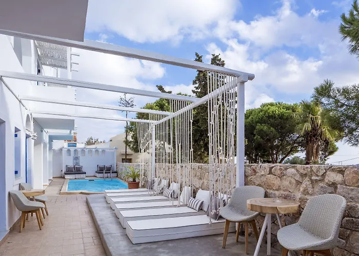 Loizos Stylish Residences Тира