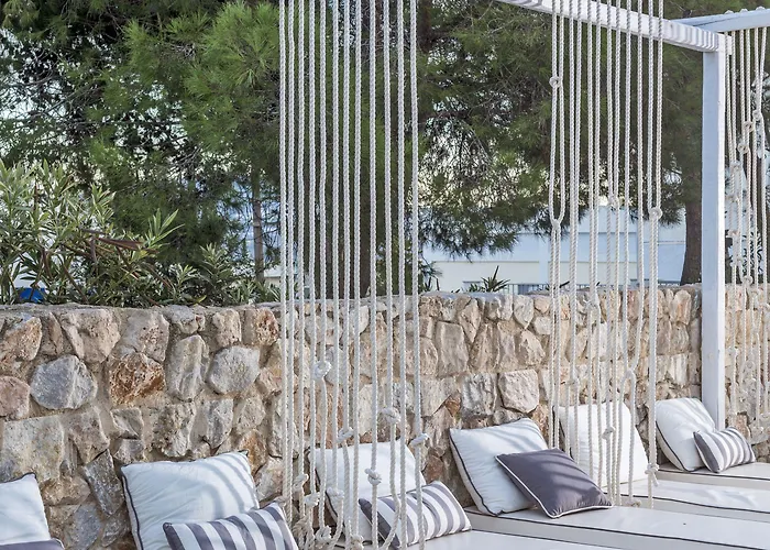 Апарт-отель Loizos Stylish Residences