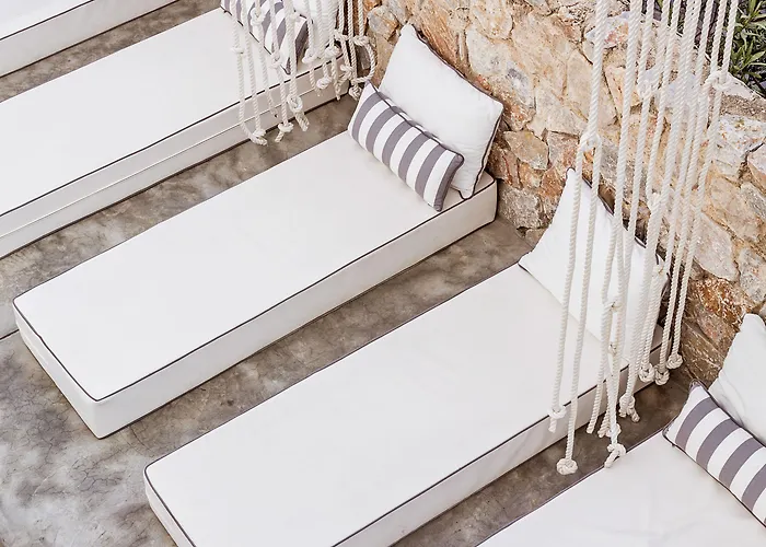 Loizos Stylish Residences Апарт-отель 4*