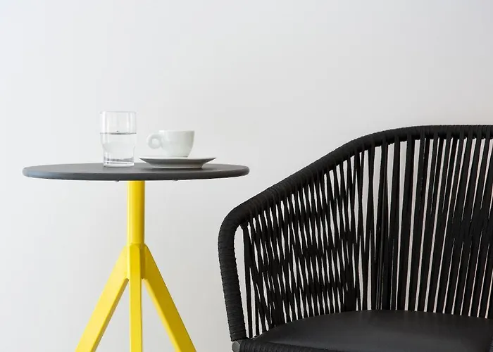 Апарт-отель Loizos Stylish Residences Тира