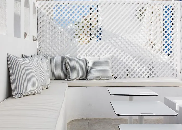 Апарт-отель Loizos Stylish Residences