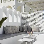 Apartmanhotel Loizos Stylish Residences Fíra