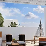 Loizos Stylish Residences Fíra