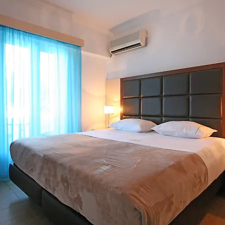 Loizos Stylish Residences Aparthotel