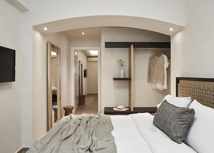 Loizos Stylish Residences Fira (Santorini)