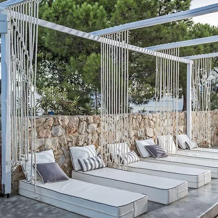 Loizos Stylish Residences 4*